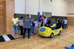 Blick-und-Klick-richtiges-Verhalten-am-Zebrastreifen